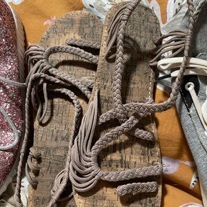 Womens plaka sanders